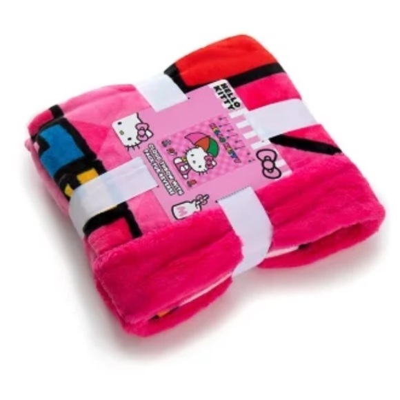 Hello Kitty "Rainy Day Kitty" 50" x 60" Cloud / Faux Fur Throw Blanket - Picture 3 of 7